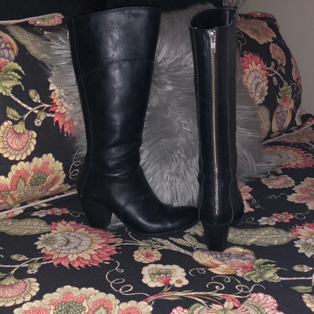 Beautiful black Boots
